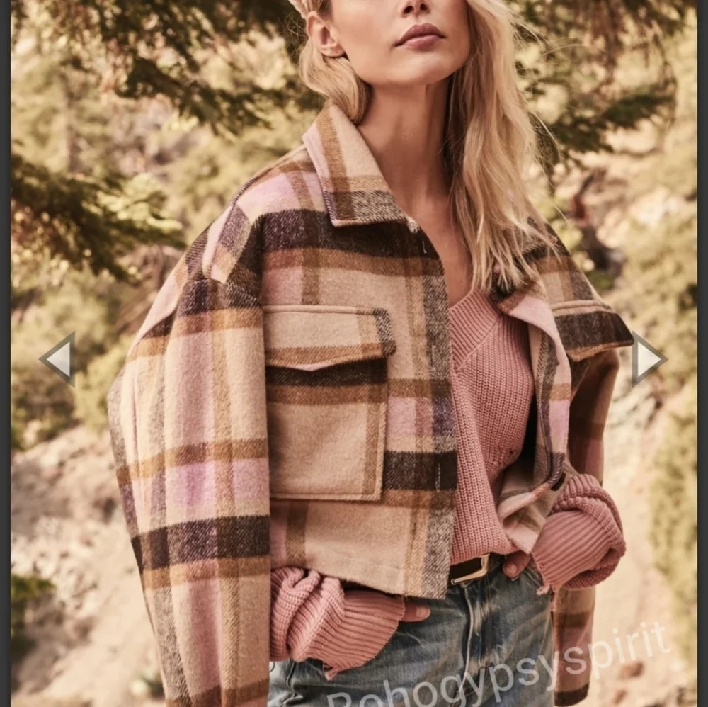 $120 Elan Plaid Cropped Flannel Cropped Jacket